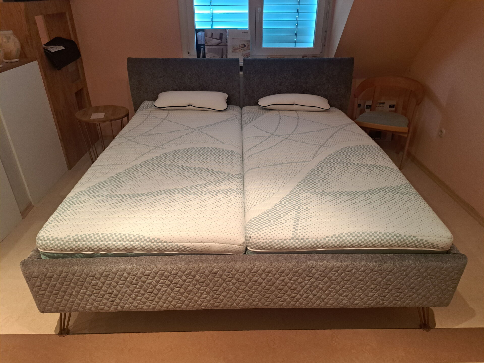 Polsterbett Dreamline, Doppelbett grau-180 x 200 cm Polsterbett Dreamline, Doppelbett grau-180 x 200 cm